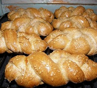 Tmavé housky pro domácí pekárnu