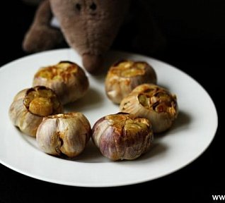 Kabirův pečený česnek Čeněk