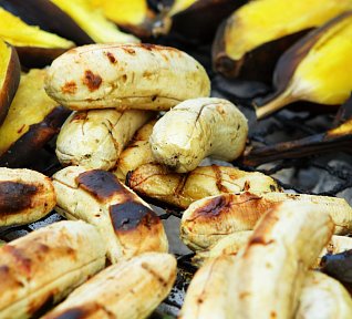 Medový banán na grilu