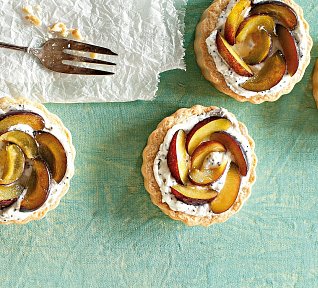 Tartaletky s krémem a švestkami