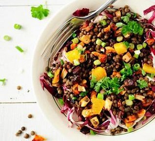 Čočkový salát se zeleninou