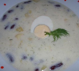 "Zmrzlinová" bílá polévka s fazolemi "Zmrzlinová" bílá polévka s fazolemi