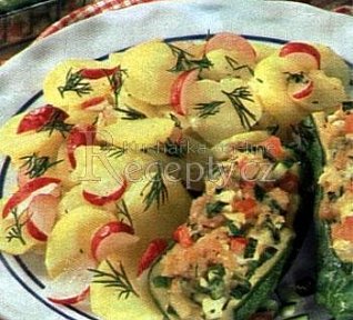 Plněné cukety krabím masem