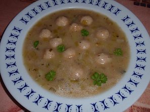 Pórková polévka s knedlíčky Pórková polévka s knedlíčky