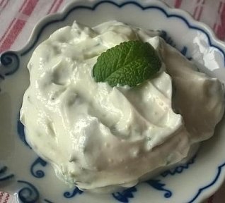 Dip z tvarohu a máty