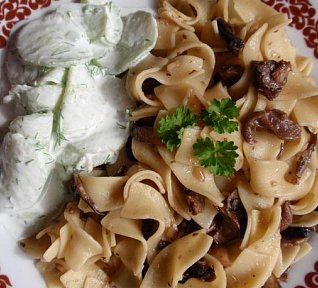 Houbové těstoviny s tymiánem