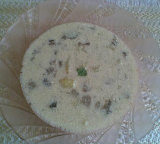 Houbová polévka se zakysanou smetanou