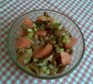 Fazolový salát s rajčaty