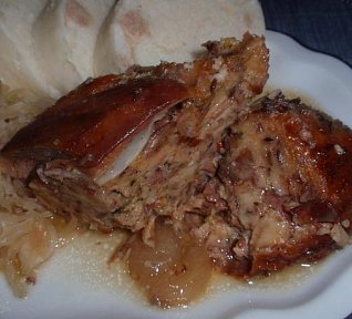Kuře (kachna) s kaštanovou nádivkou Kuře (kachna) s kaštanovou nádivkou