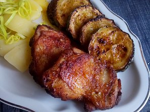 Kuřecí steak s cuketou