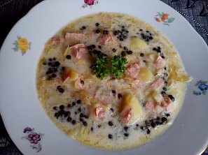 Kyselica (zelňačka) s černou čočkou