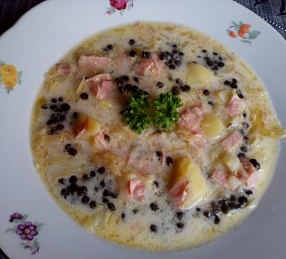 Kyselica (zelňačka) s černou čočkou