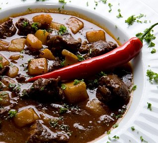 Gulášová polévka