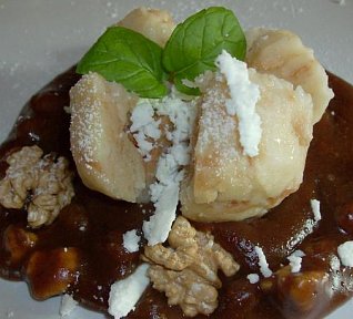 Tvarohové knedlíky s perníkovou omáčkou