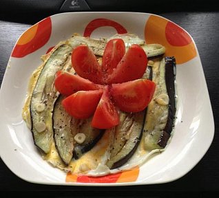 Dušený lilek s vajíčkem