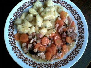 Noky s uzeným masem a mrkví