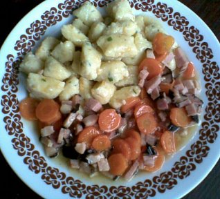 Noky s uzeným masem a mrkví