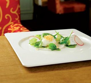 Kozí sýr s pažitkou a pošírovaným vejcem