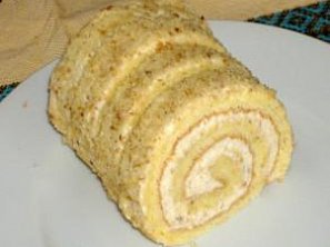 Ořechová roláda s rumem Ořechová roláda s rumem
