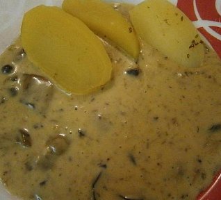 Houbová smetanová omáčka