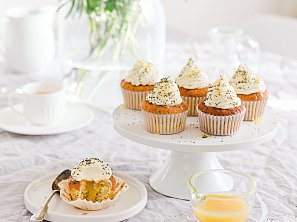 Makové cupcakes s citronovým krémem a tvarohem