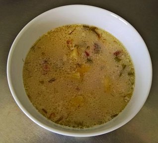 Koprová polévka s uzeným masem