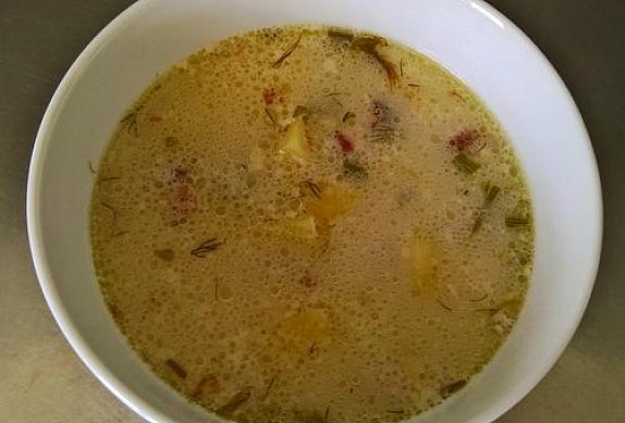 Koprová polévka s uzeným masem