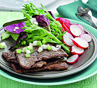 Hovězí steak se salátem