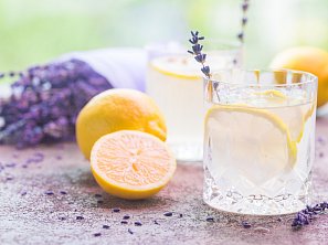 Lehký levandulový sirup