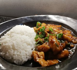 Kuřecí na chilli a zázvoru