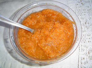 Sladký mrkvový salát