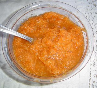 Sladký mrkvový salát