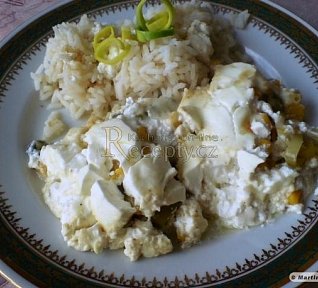 Zapečená kýta na česneku se smetanou