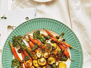 Pečená zelenina s bylinkovým pestem