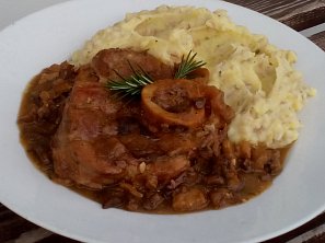Telecí ossobuco na houbách