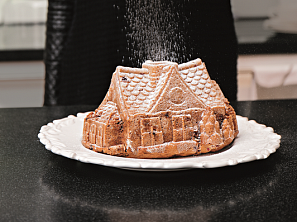 Brusinková bábovka s drobenkou