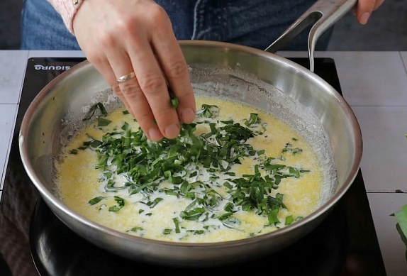 Krémové těstoviny s medvědím česnekem