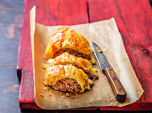 Roláda s mletým masem a zeleninou