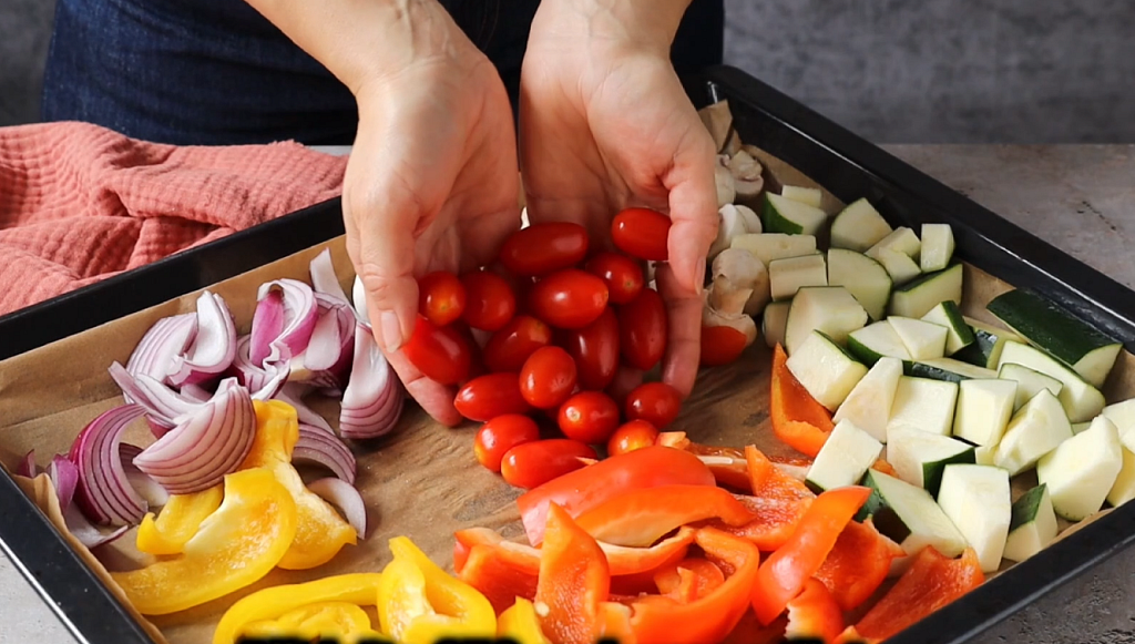 Těstoviny s omáčkou z pečené zeleniny