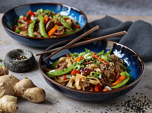 Nudle s hovězím masem a hoisin omáčkou