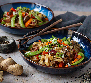 Nudle s hovězím masem a hoisin omáčkou