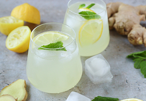 Domácí zázvorovo-citronová limonáda Domácí zázvorovo-citronová limonáda