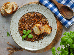 Krémová černá čočka