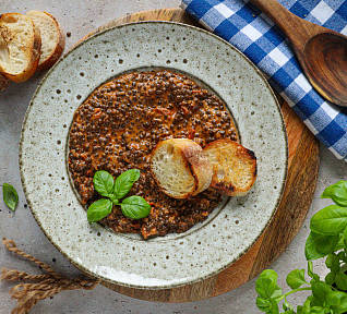 Krémová černá čočka